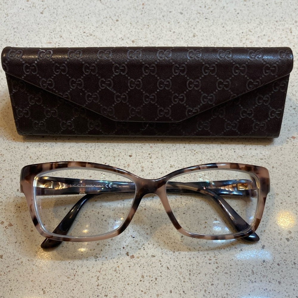 Gucci prescription glass frame. Flexible hinges.